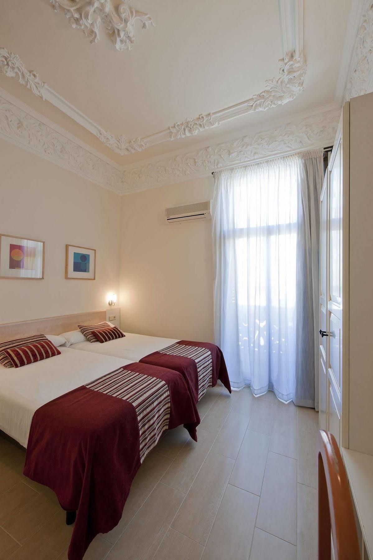 Gasthuis Hostal Central Barcelona 2*